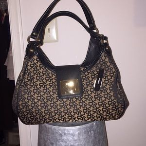 NWT DKNY PRINT HANDBAG